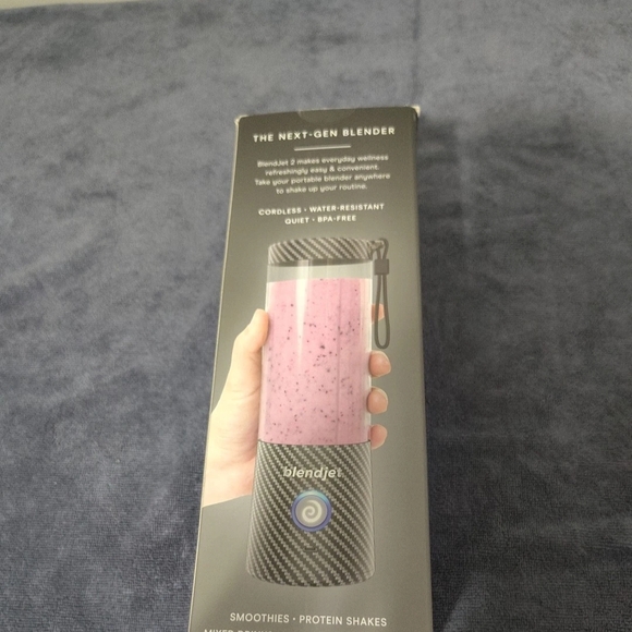 BlendJet Portable Blender in Black - Picture 7 of 9